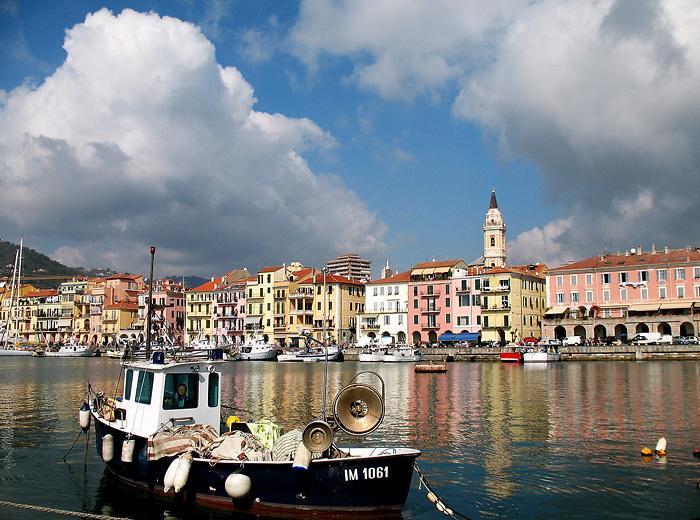 Casa Vacanze Gli Ulivi Borgomaro الغرفة الصورة